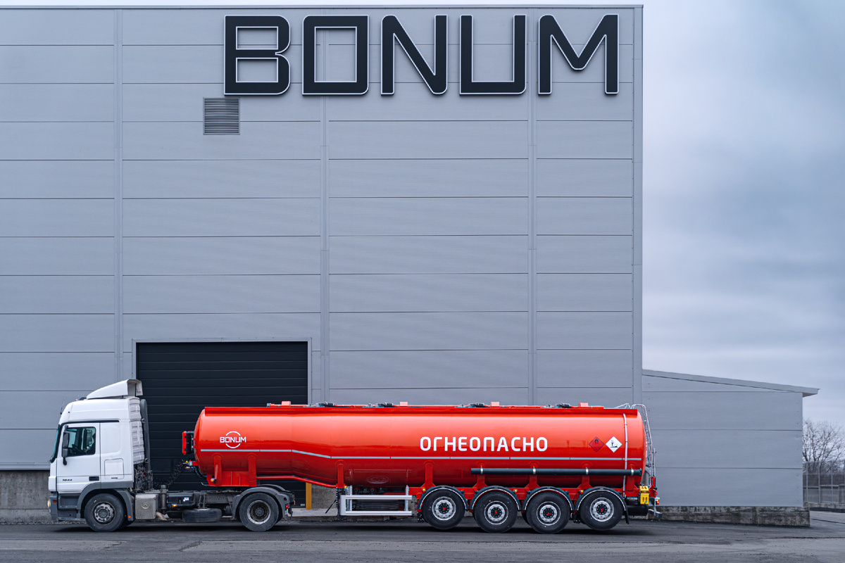 10 000-м полуприцепом BONUM по совпадению оказался бензовоз ;)