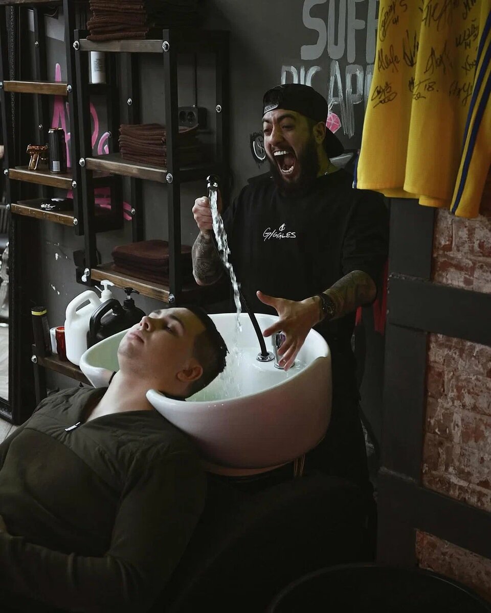 Барбершоп Giggles