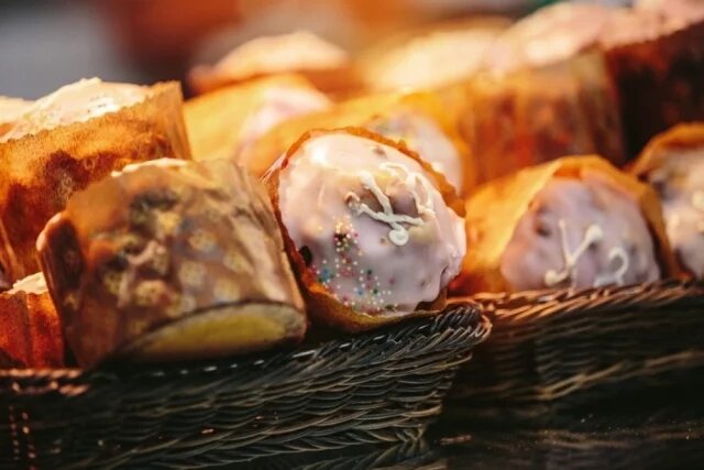    Можно ли освятить кулич дома?