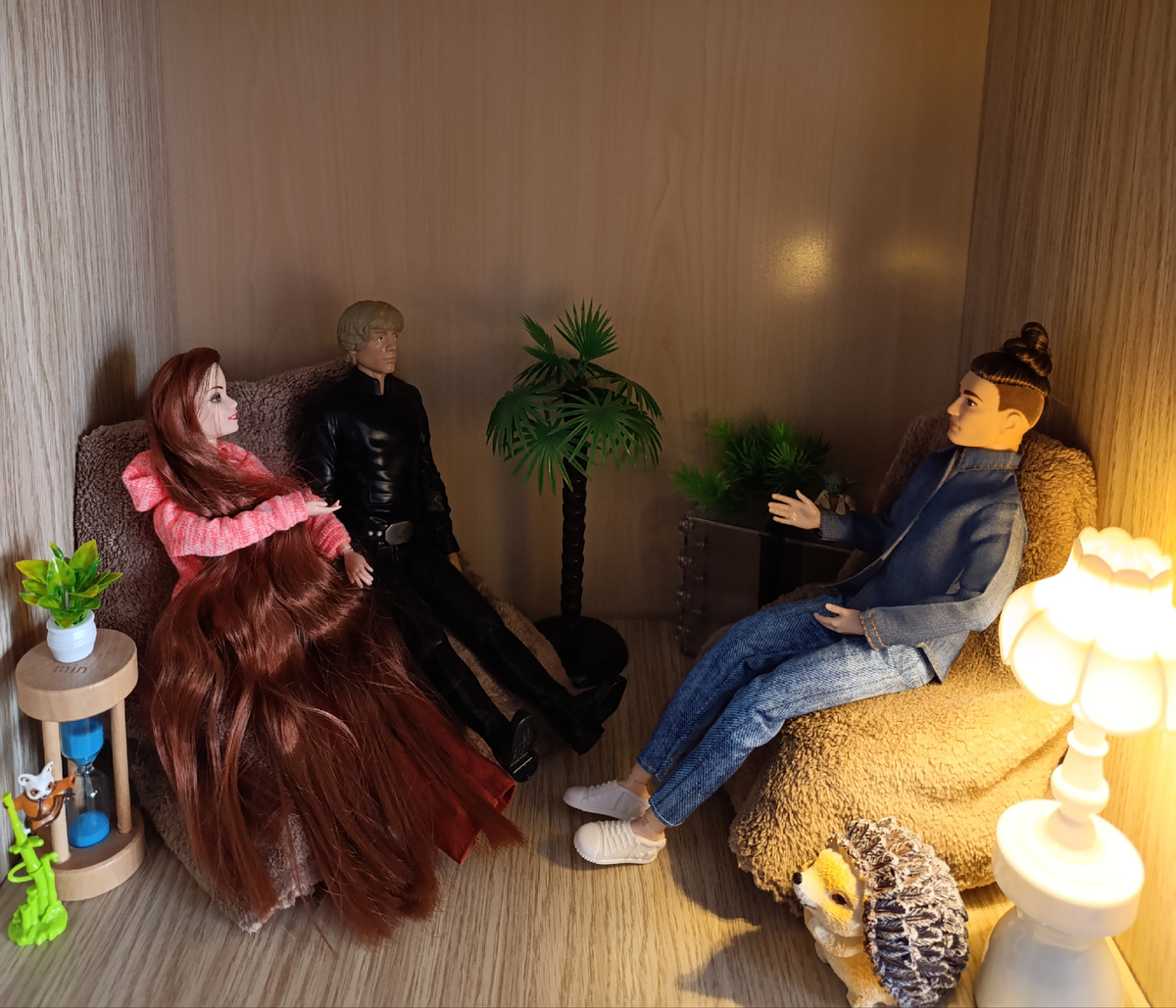 Женщина постоянно перебивала,и толком не слушала вопросы. 