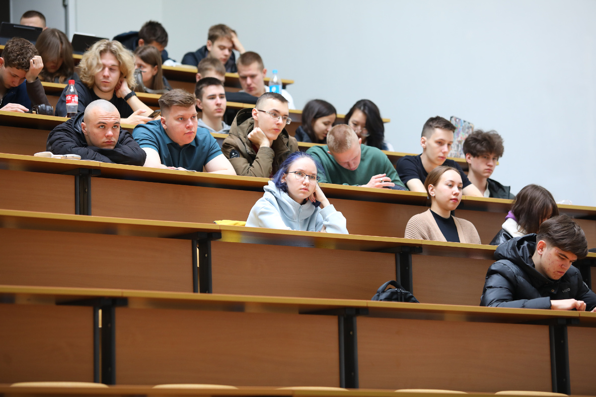 Студенты ДВФУ