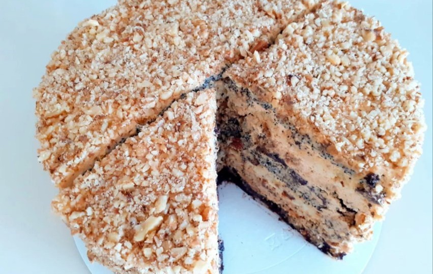 Торт Дамский Каприз с изюмом, орехами, какао и маком!
