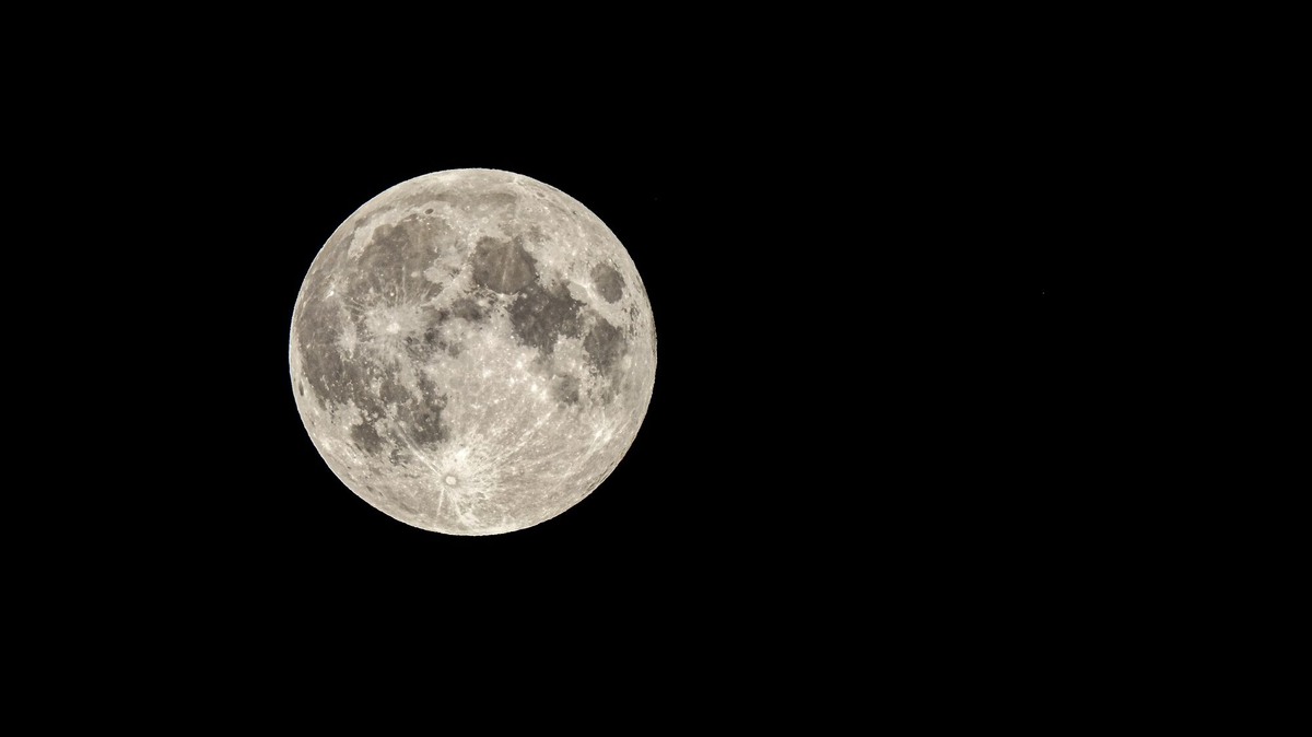    Ближайшее полнолуние выпадает на 13 апреля. Фото: Freepik