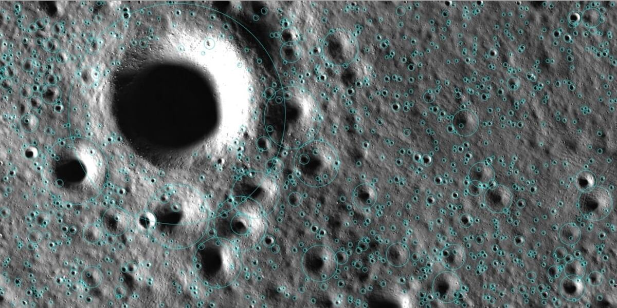 Сегмент кратера Фаустини с теневой камерой в полном разрешении