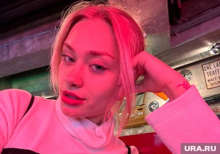 Ковальчук пошла на вечеринку к шейху в Дубае и вышла с нее с двумя незнакомцами. Фото: @boomarilu / X