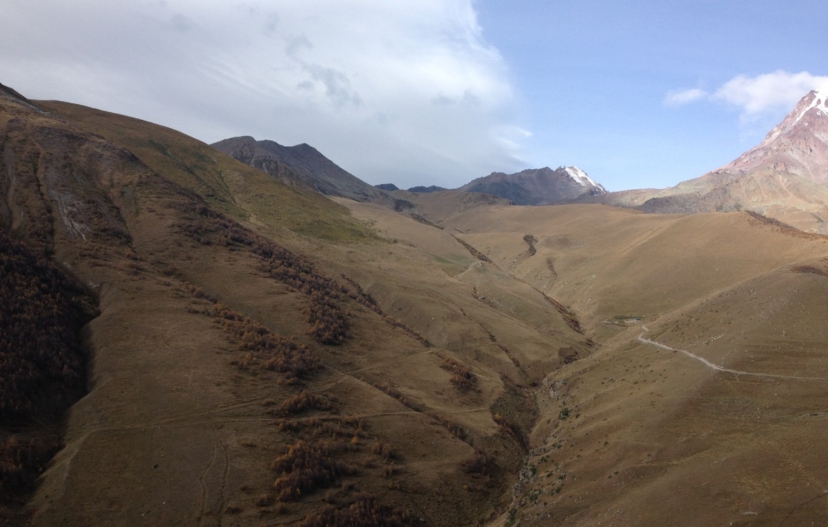 вот такие виды открываются на военно-грузиской дороге