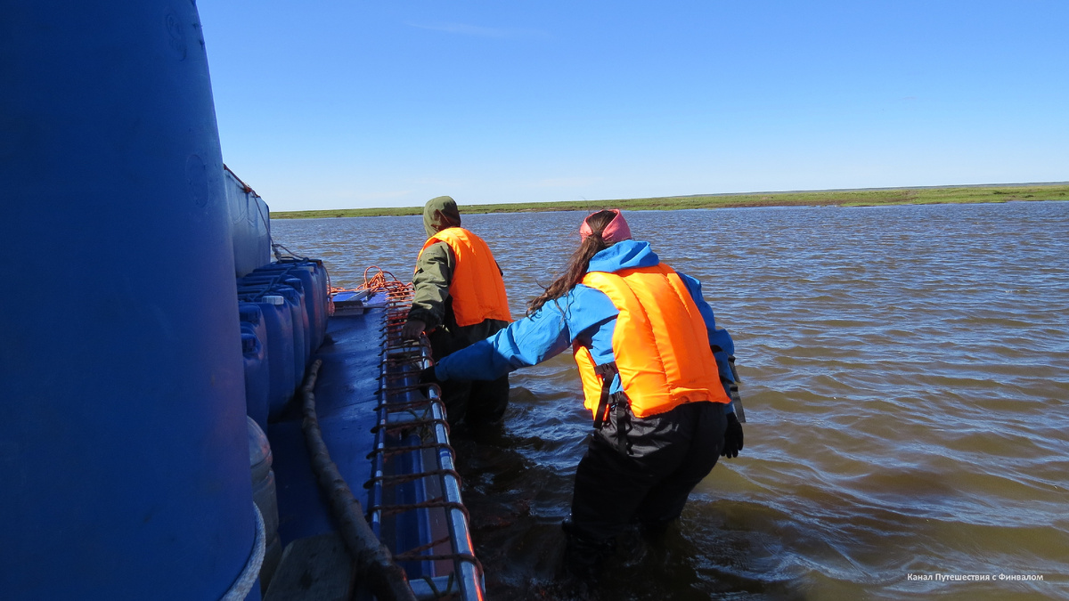 Не всегда тримаран - наш транспорт: нередко случается наоборот))