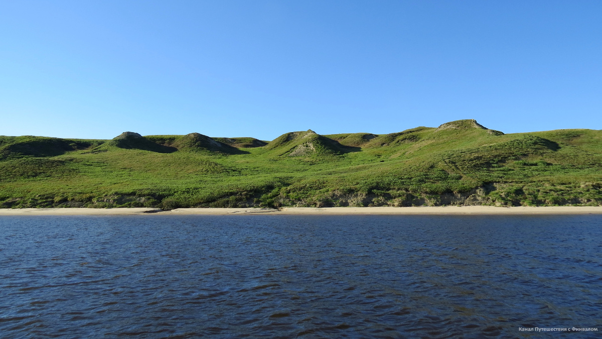 Впрочем, не всегда было так, местами есть понижения рельефа.