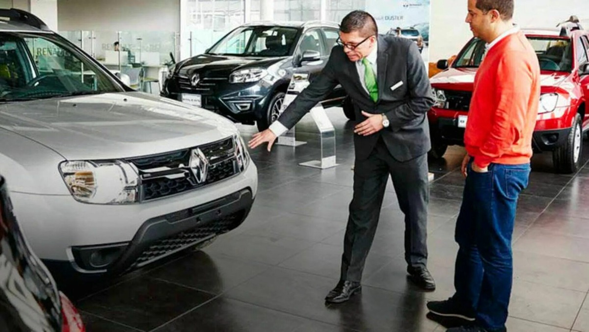 Фото заимствовано - https://kasheloff.ru/photos/pomenyat-mashinu-na-mashinu-v-avtosalone/8