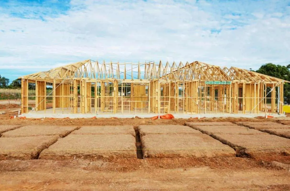 Каркас будущего дома.