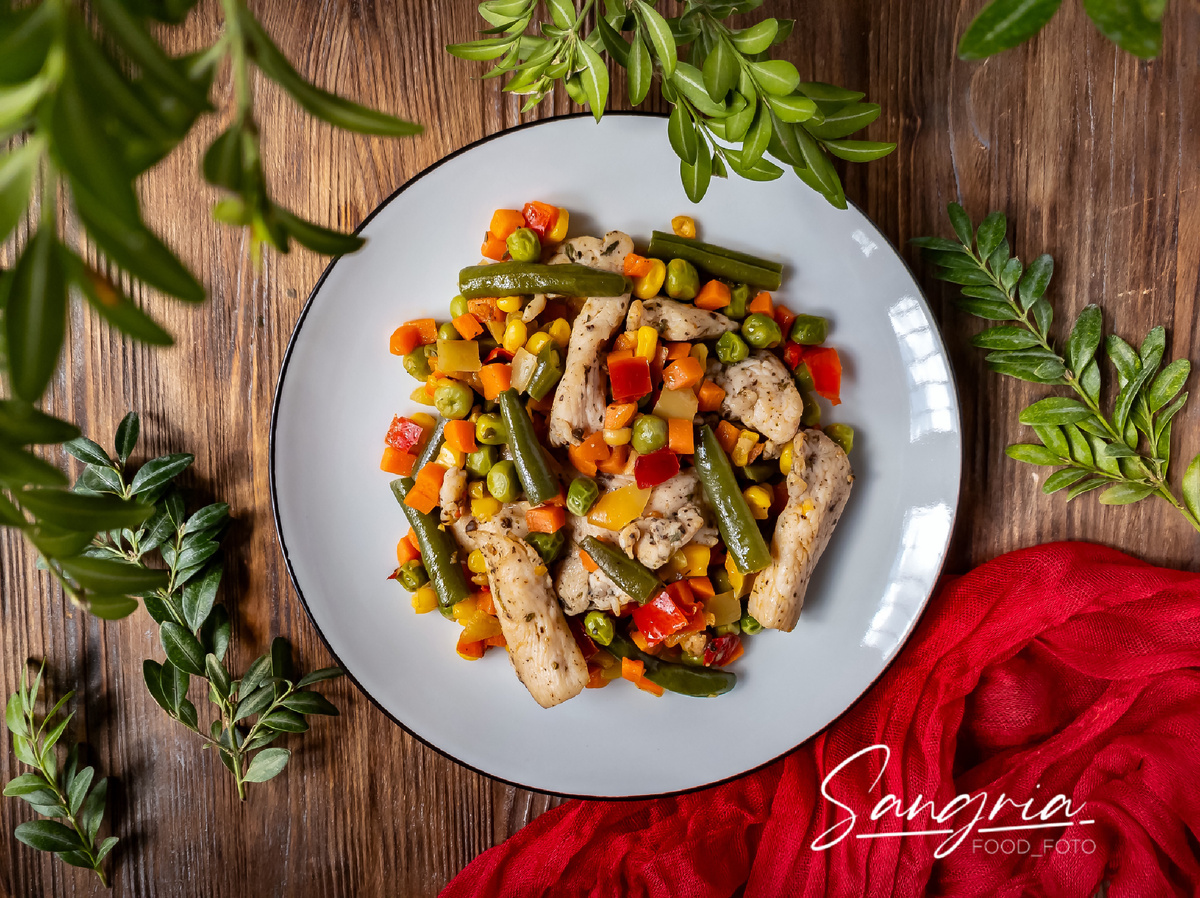 Куриное филе с овощами