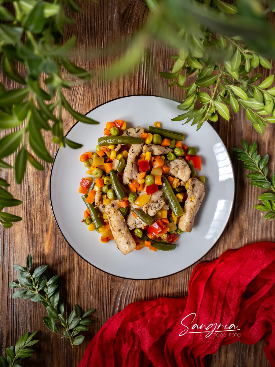 Куриное филе с овощами 