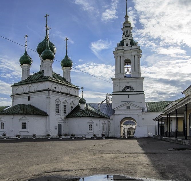 В Костроме невероятное колличество храмов и церквей, завораживает
