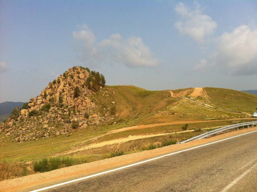 Из открытых источников. Гора Спящий лев или Омулевка.