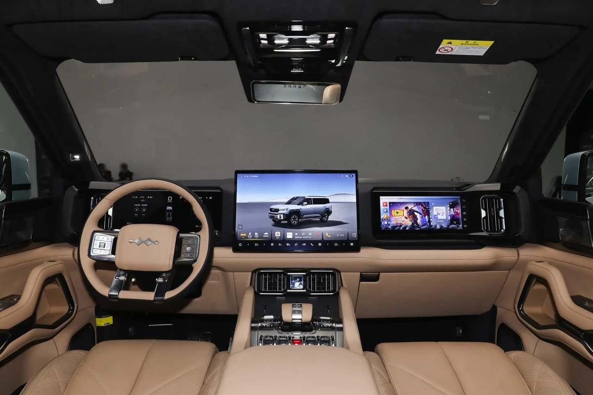 Интерьер BYD Fangchengbao Leopard 8 2025