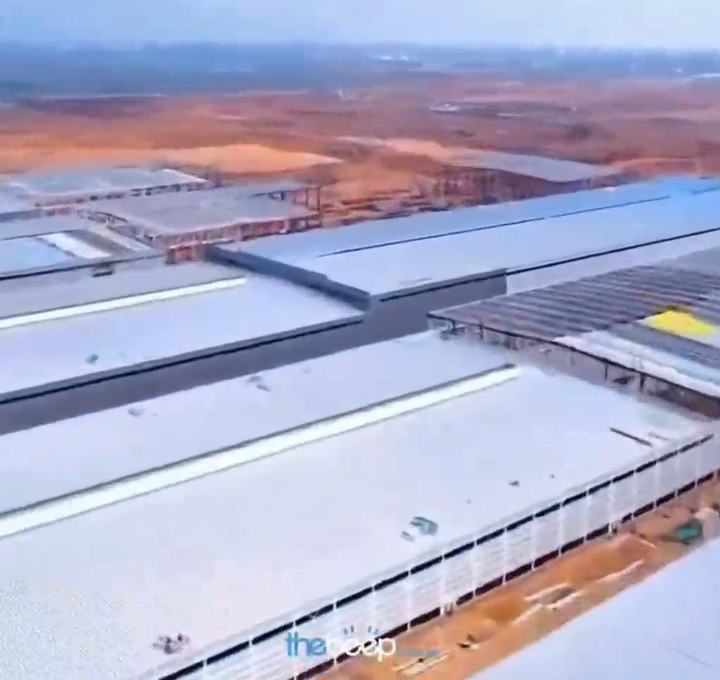 В ближйшее время здесь начнут работать ещё десятки тысяч сотрудников.