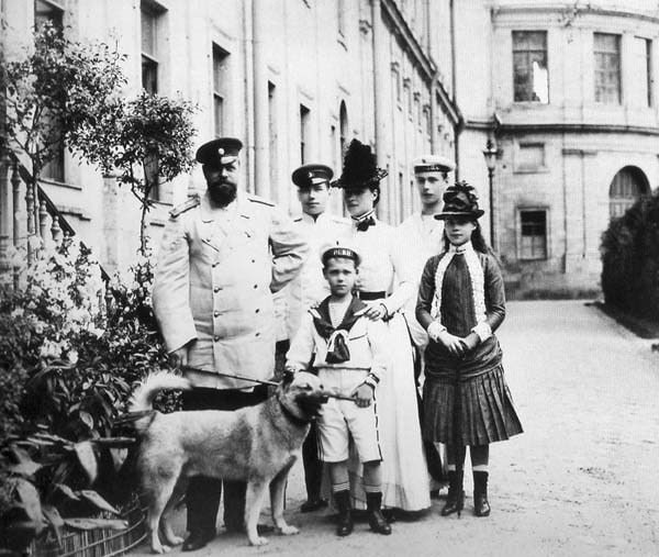 Александр III с семьей и Камчаткой