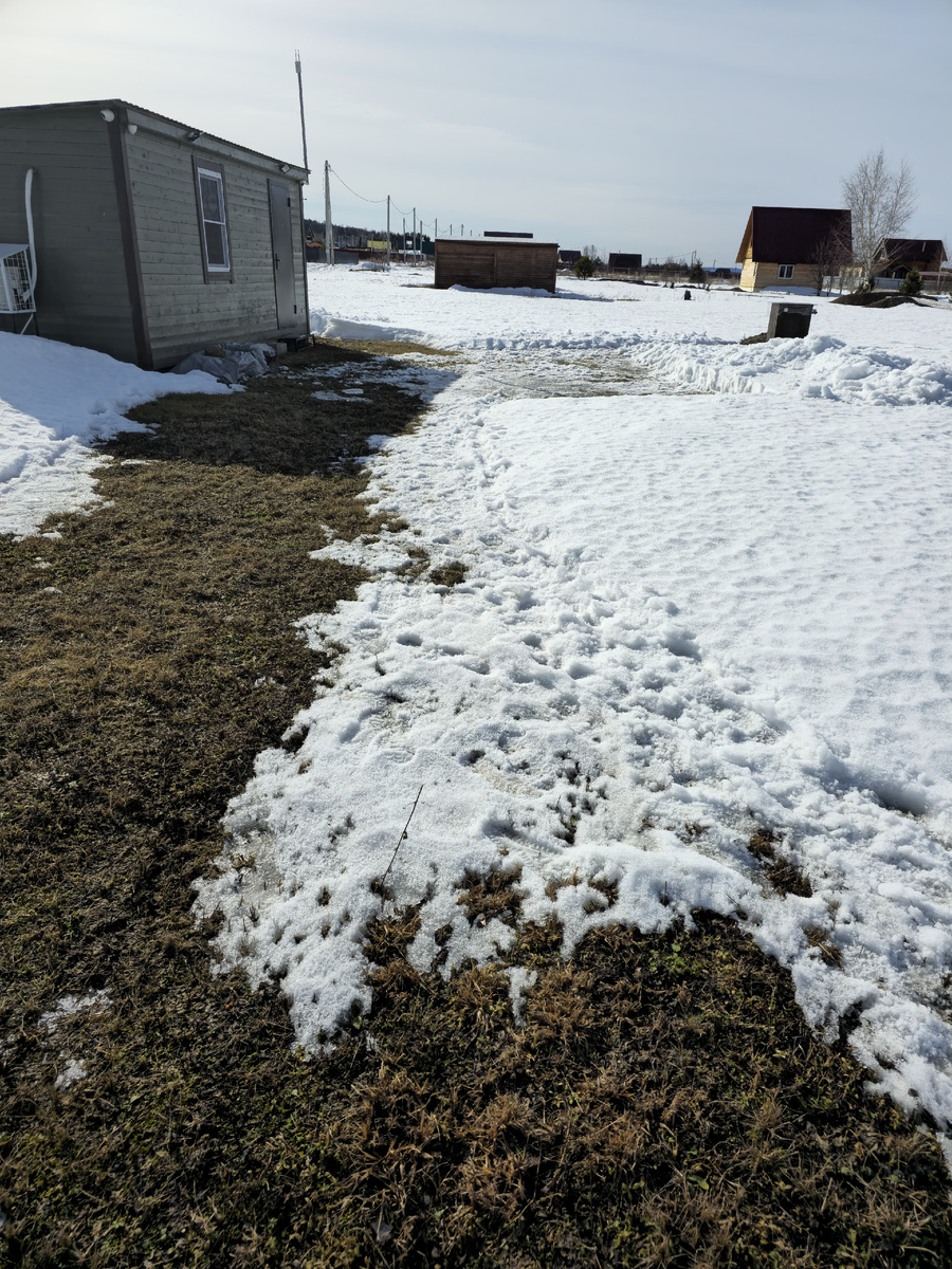 Расчищали снег