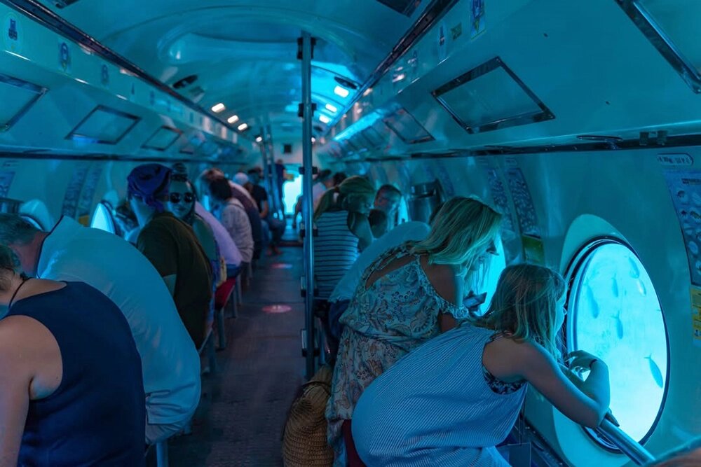    Туристы, побывавшие в бастискафе, говорят, что там не очень хорошая вентиляция, достаточно трудно дышать. Фото: соцсети