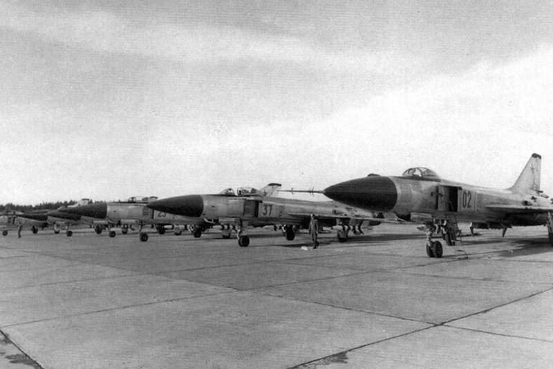 Фото 1980-х гг. с СУ-15ТМ на стоянке аэродрома "Угольный", найденное в интернете.