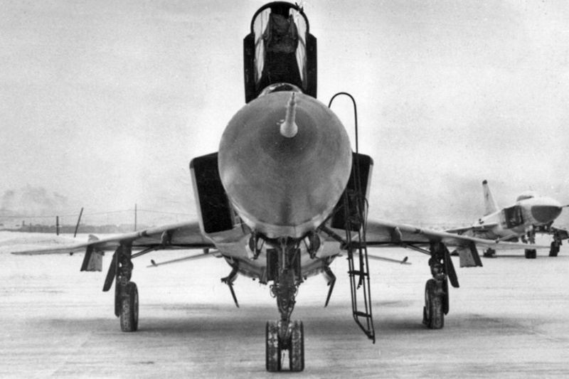 Фото 1980-х гг. с СУ-15ТМ на стоянке аэродрома "Угольный", найденное в интернете.