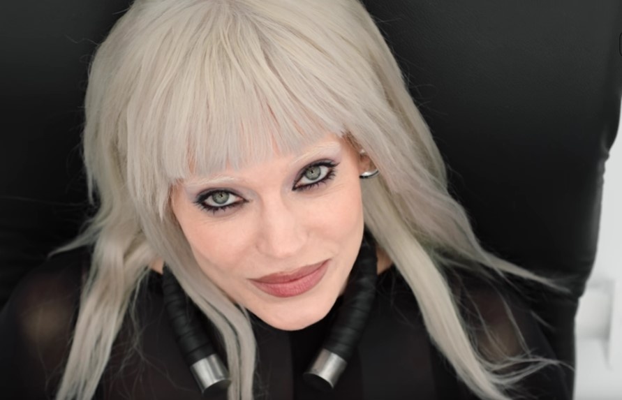 Кадр из онлайн ток-шоу "Сессия".