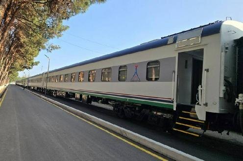 Новый поезд. Фото пресс-службы "Узбекистон темир йуллари"