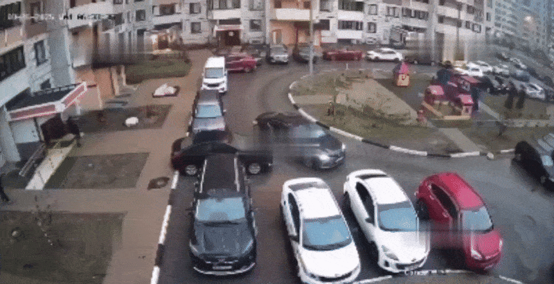    Момент нападения наёмного убийцы на офицера Минобороны в Железнодорожном. Видео: Царьград