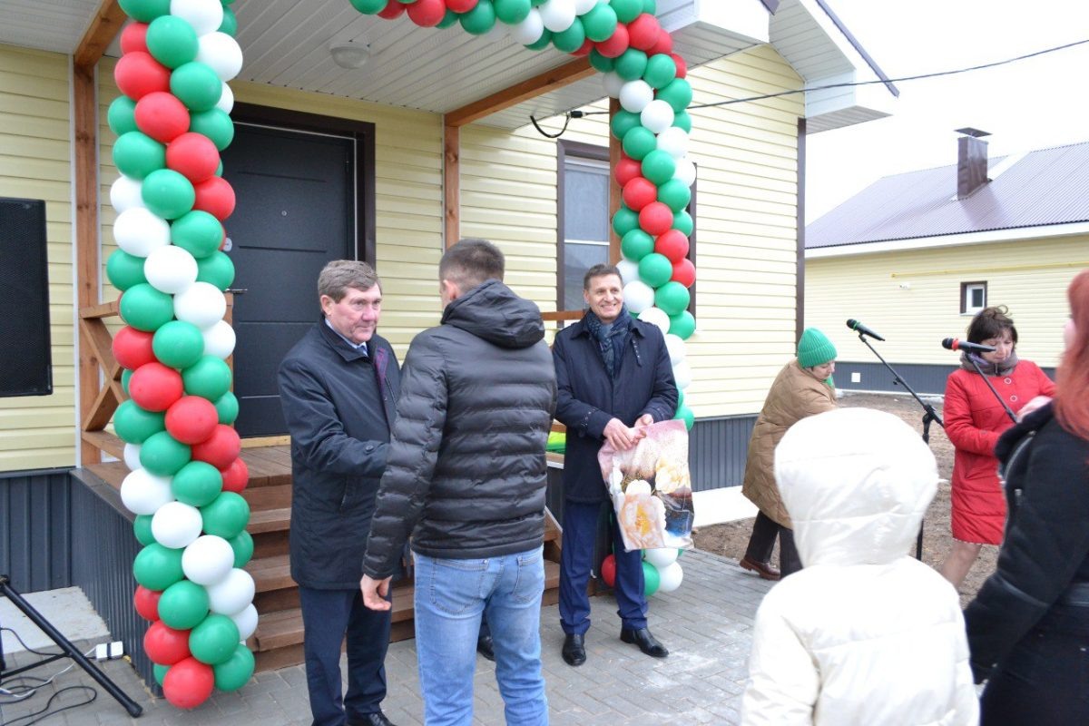    Пять семей получили ключи от новых домов, построенных по программе КРСТ в Семеновском округе