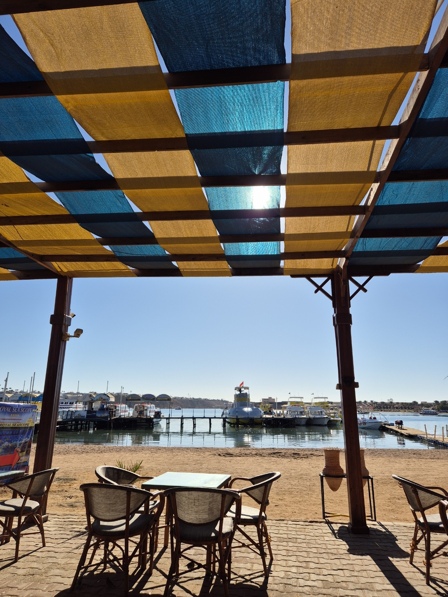 Кафе у причала.