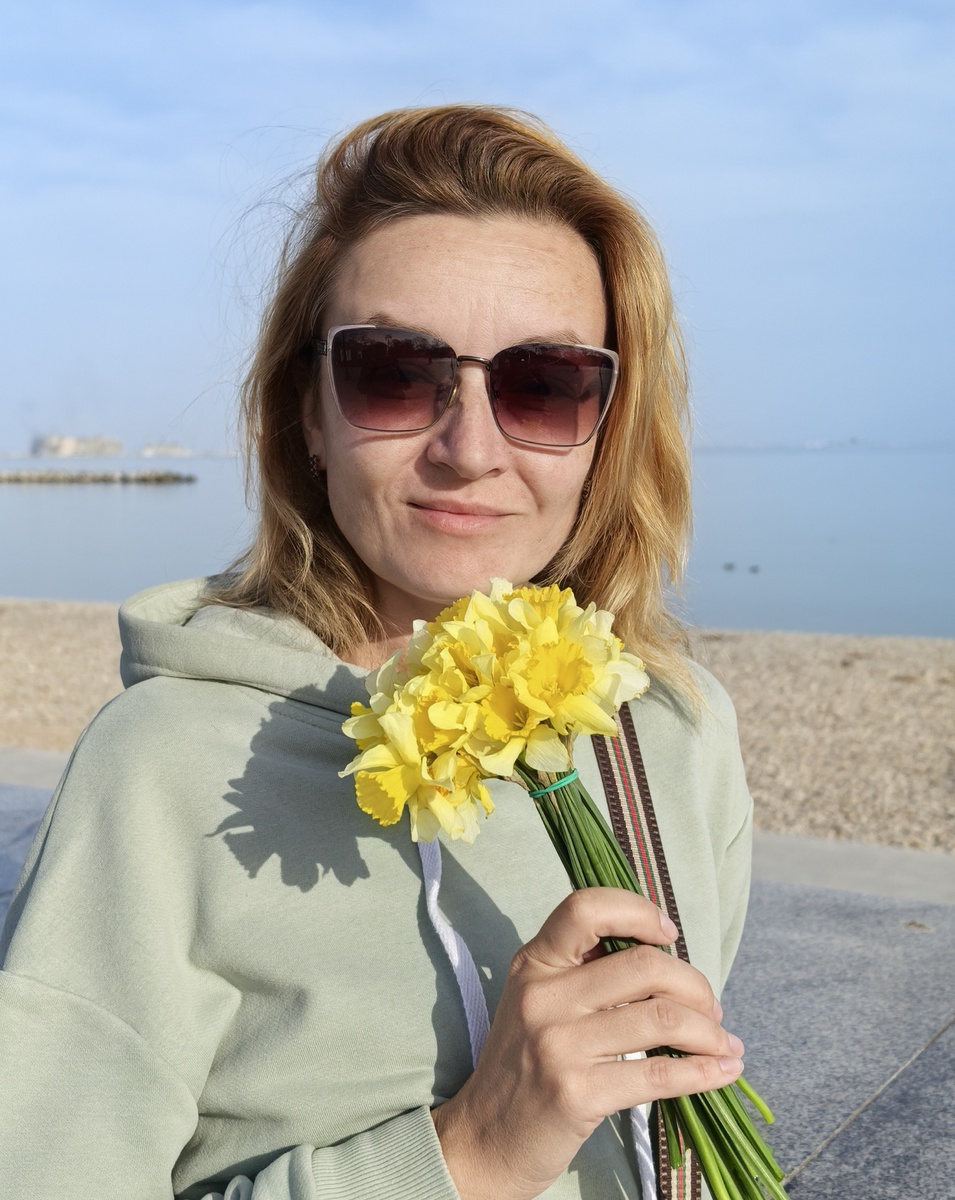 Цветочки от бабулички на набережной за 150р.
