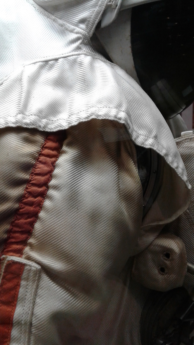 Советский лунный скафандр (сбоку)