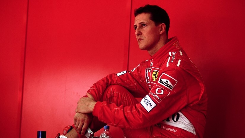     Легендарный гонщик Михаэль Шумахер Gettyimages.ru Clive Mason / Staff