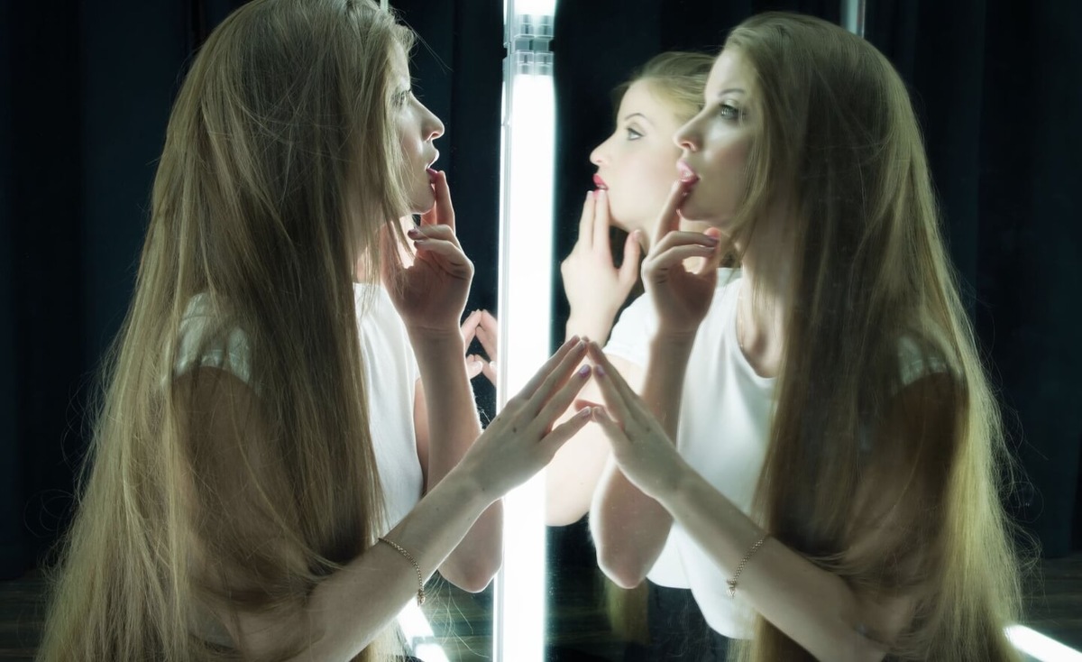    Люди создали первое зеркало тысячи лет назад — это одно из самых важных изобретений человечества! Источник изображения: Live Science