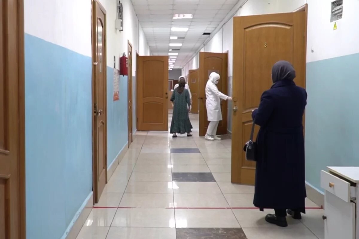    Житель Каспийска утверждает, что врачи четыре часа не могли определить инсульт.