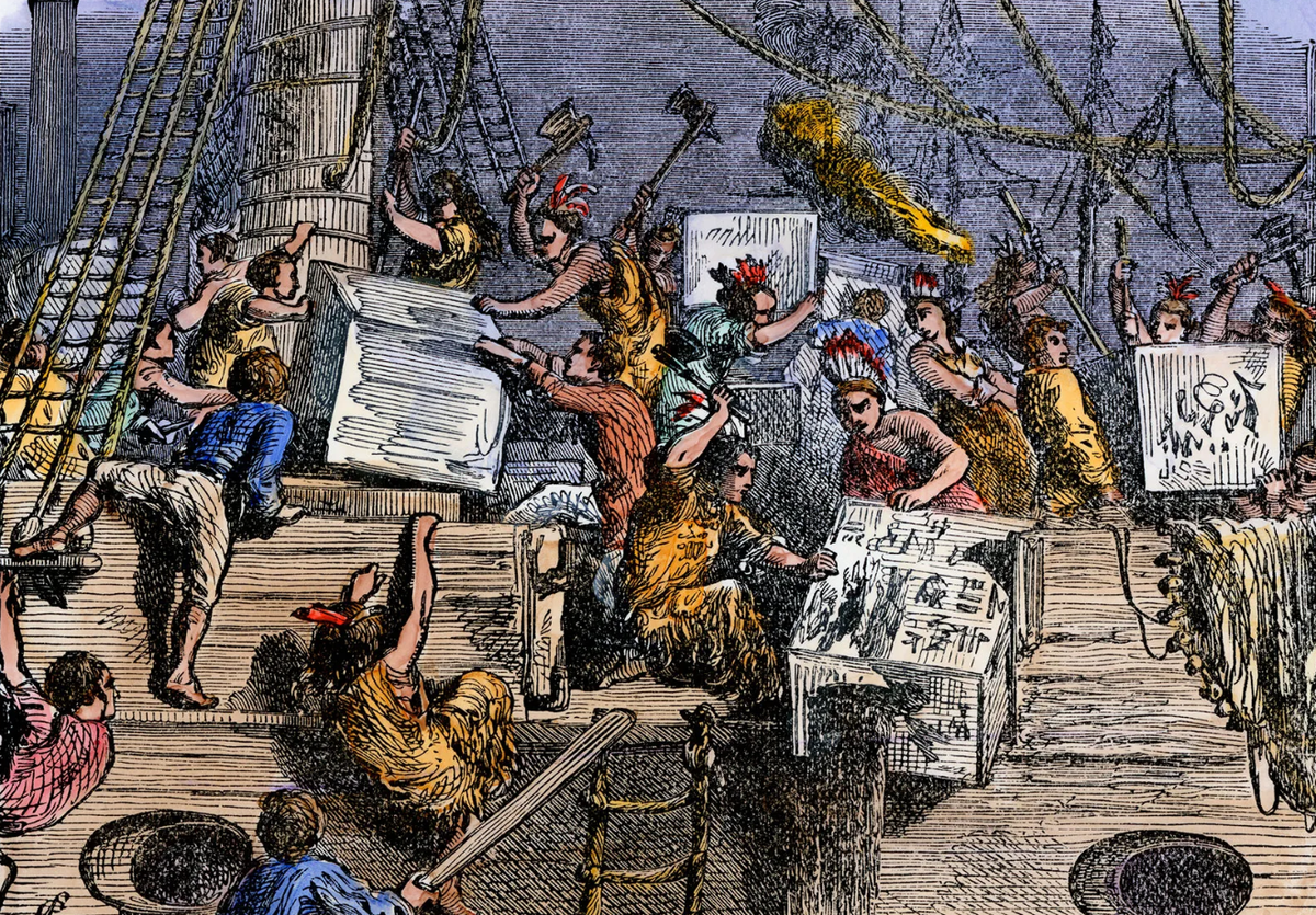 Бостонское чаепитие. Иллюстрация Бостонского чаепития.
Архив фотографий Северного Ветра /Alamy