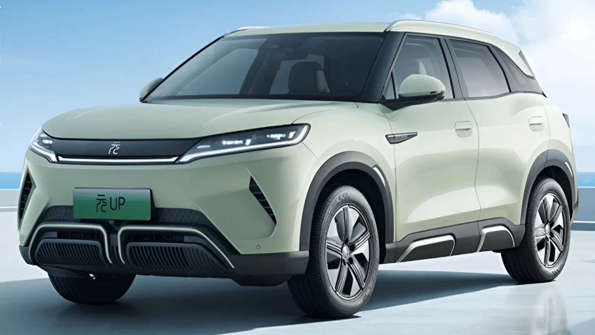 BYD Yuan UP - маленькая электричка
