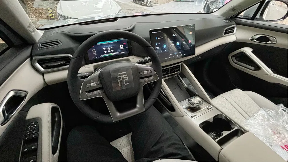 Интерьер BYD Yuan UP 