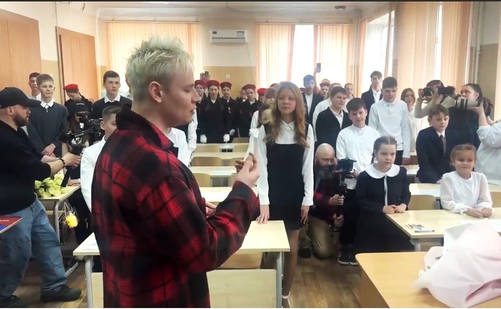 Заслуженный артист России в родной школе