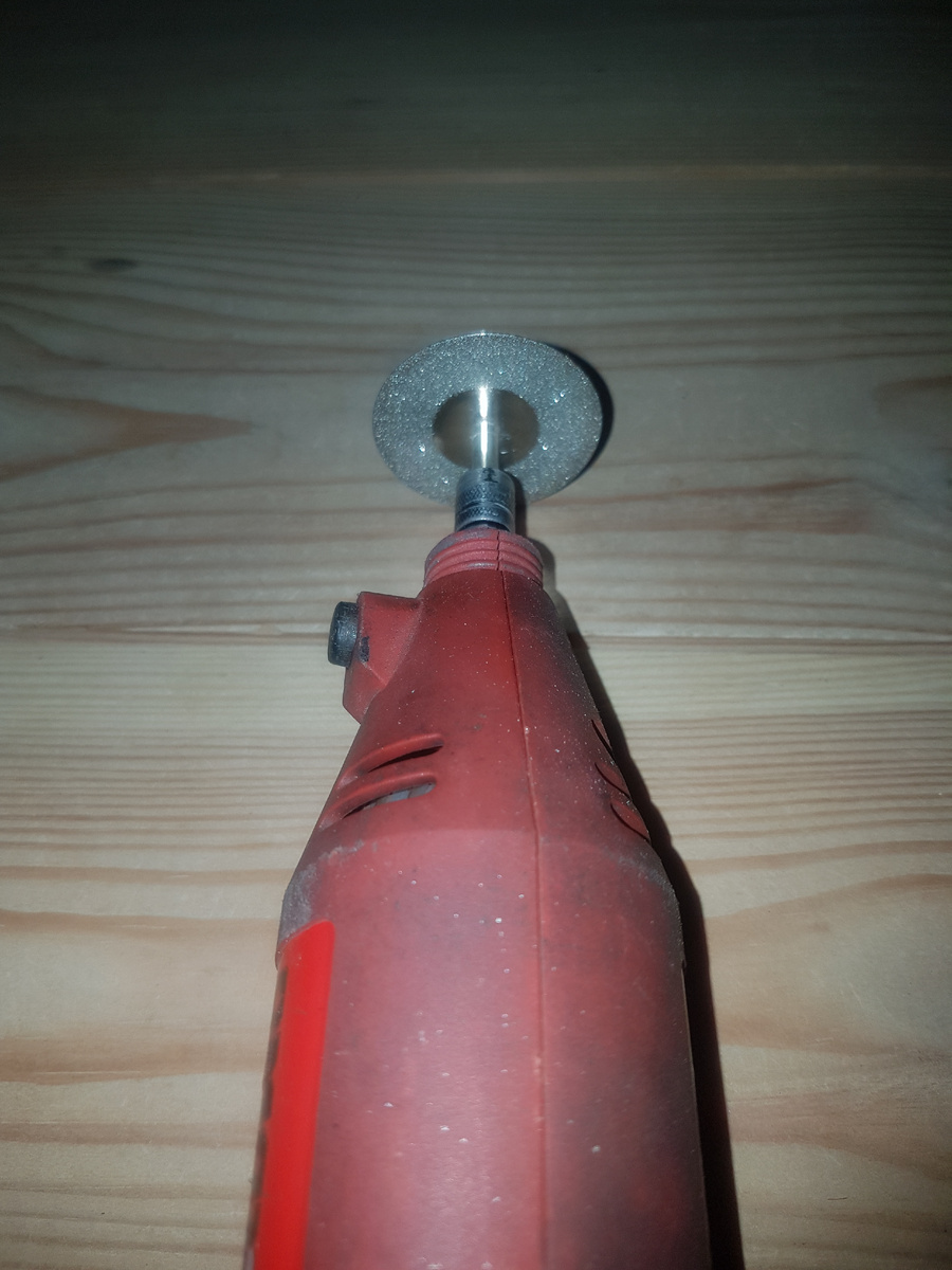 бормашинка с алмазным диском