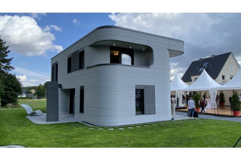 В Подмосковье уже строят коттеджи по этой технологии. Стоимость — от 2 млн рублей за 100 м². 