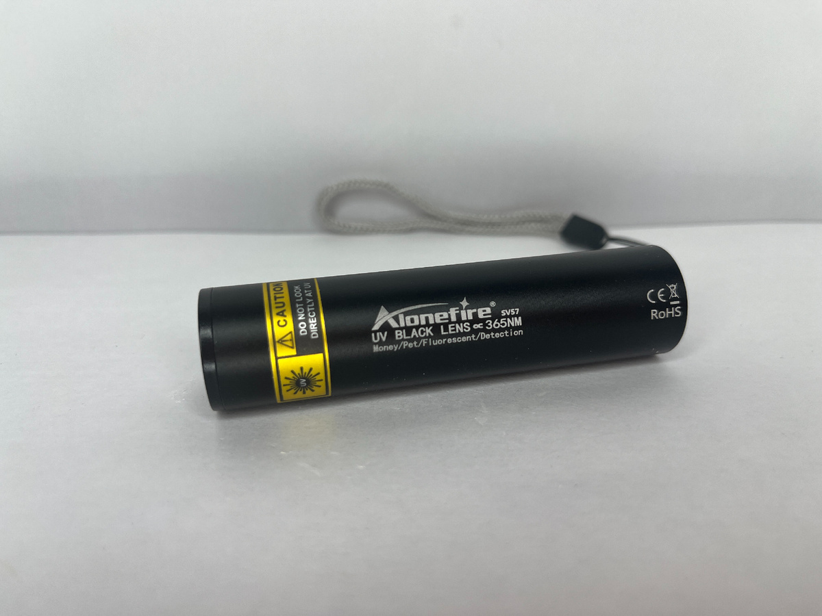 Мой УФ-фонарик с длиной волны 365 нм