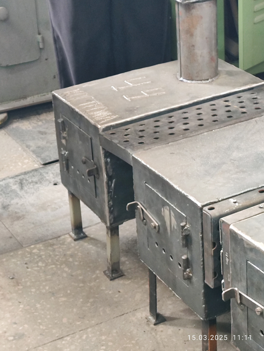 Как нам рассказал экскурсовод: эти печки на фронте до слез цепляют ребят. Тепло родного края