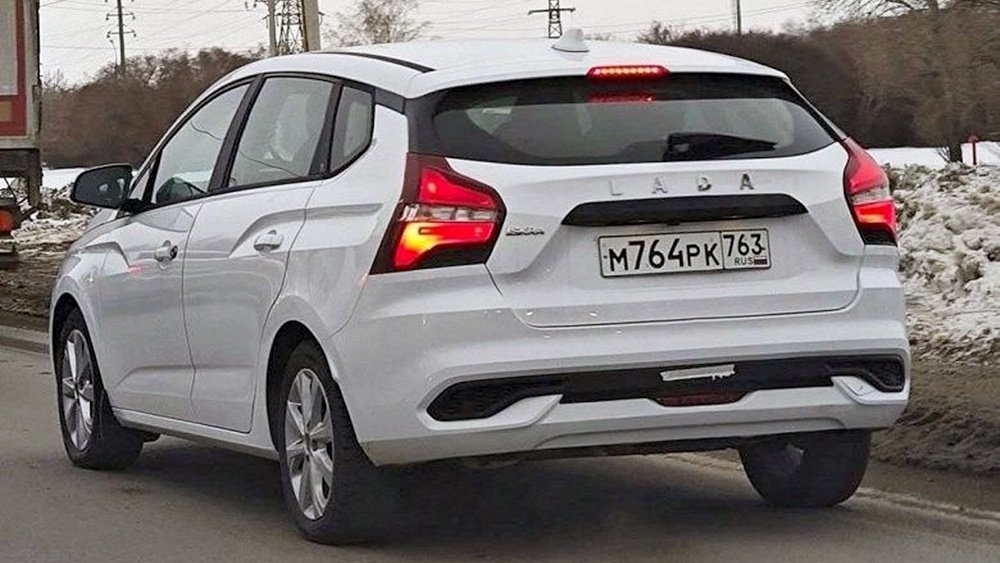 Универсал Lada Iskra впервые сняли на фото без камуфляжа