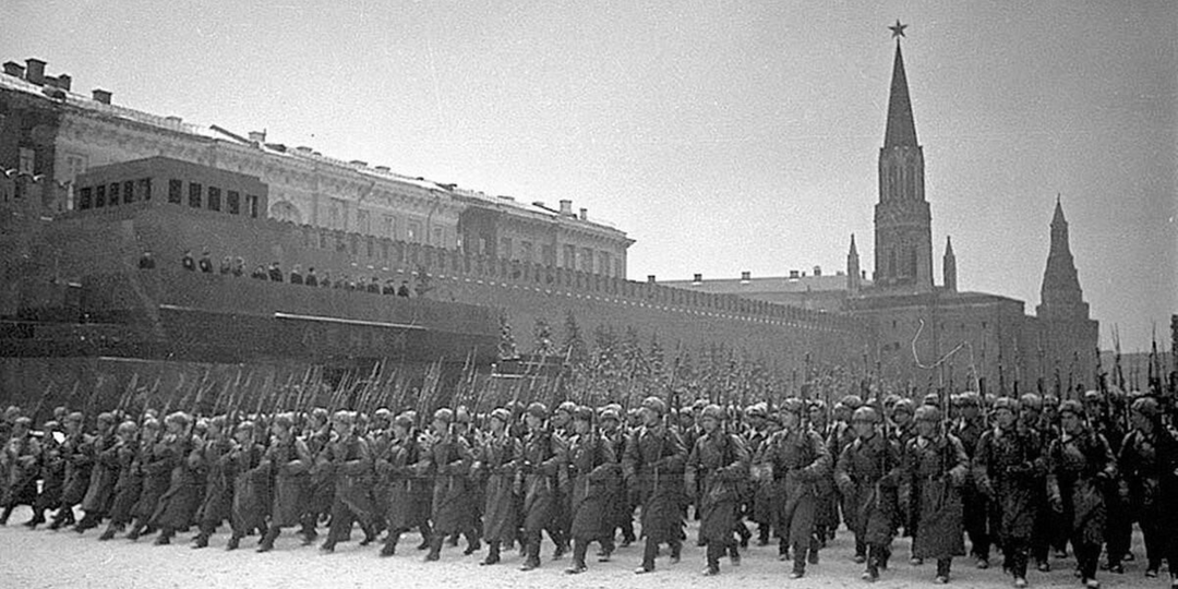 Почему Сталин сумел победить Гитлера под Москвой на самом деле?