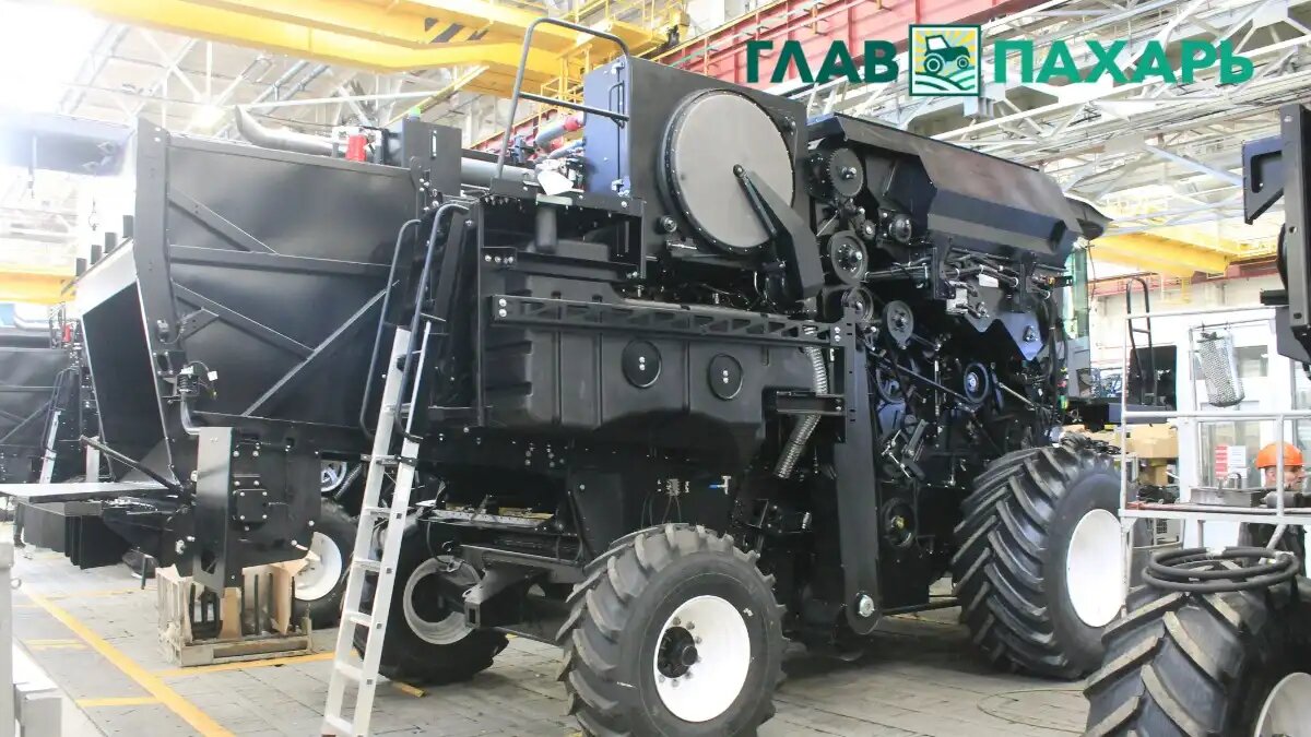 Фото: © Артем Борисов / Glavpahar.ru
Производство комбайнов на заводе Ростсельмаш (фото иллюстративное)