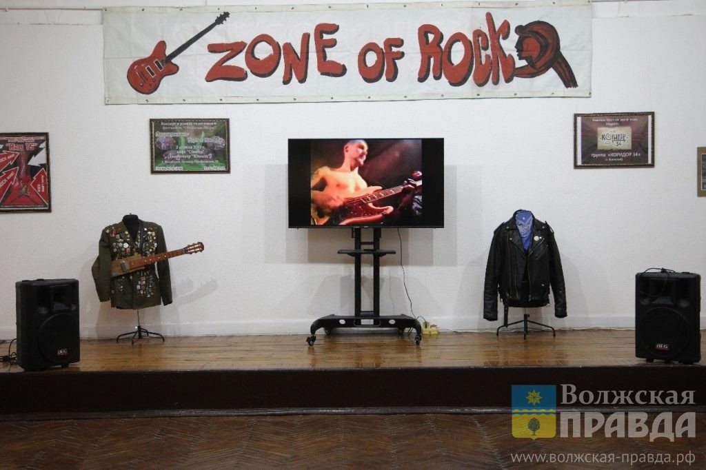 Здесь есть и видеоархив📷    Андеграунд — это не про деньги: в Волжском открылась выставка, посвящённая неформальному творчеству
