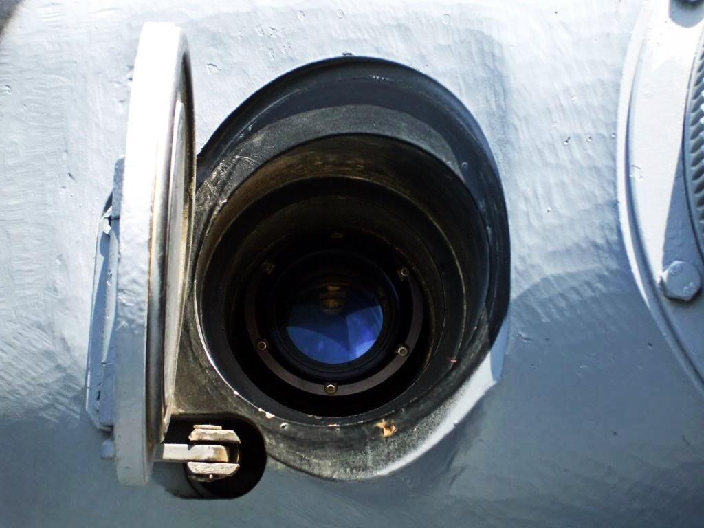 Входноеhttps: окно телескопического прицела наводчика в орудийной маске. Фото: https://maquette-garden.forumactif.com/t16258-amx-30-b2-forad