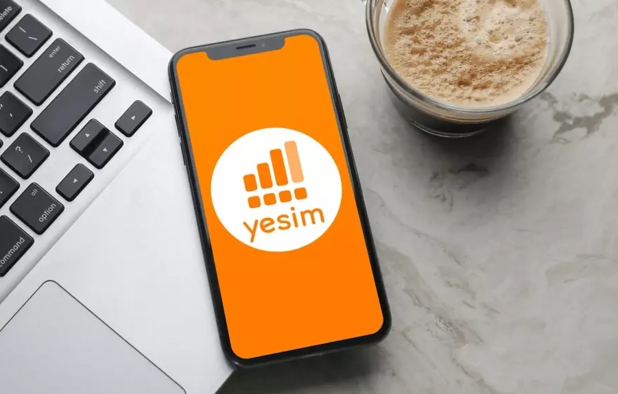 Установка приложения Yesim на телефонах Айфон и Андроид