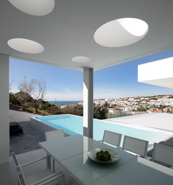 Источник изображения - https://images.adsttc.com/media/images/522e/73a9/e8e4/4e33/3b00/007d/slideshow/1643_071.jpg?1378775970